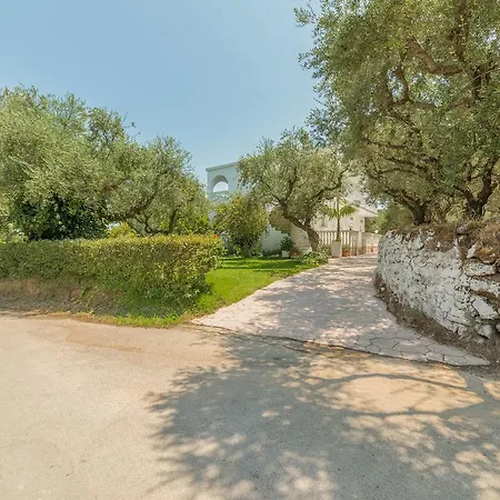 Apart-hotel Ruassi Amoudi