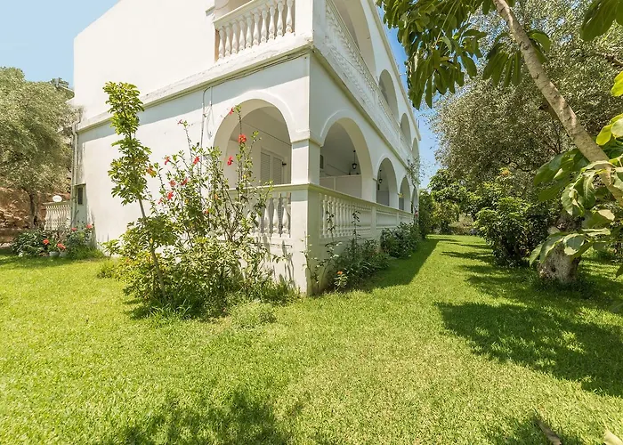 Hotel apartamentowy Ruassi Ammoudi