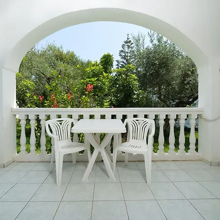 Ruassi Apart-hotel Amoudi