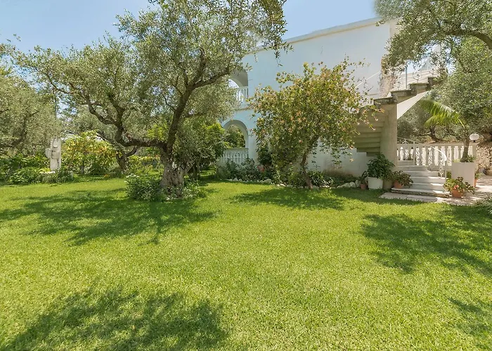 Ruassi Lejlighedshotel Amoudi